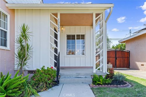 13825 Cornuta Ave, Bellflower, CA, 90706-2511 | Card Image