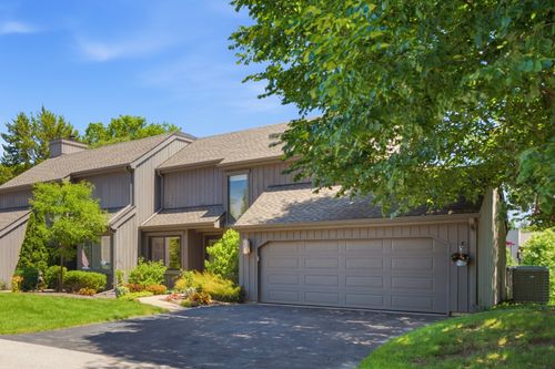 423 Deer Trail Hill Trail, Lake Barrington, IL, 60010 | Card Image