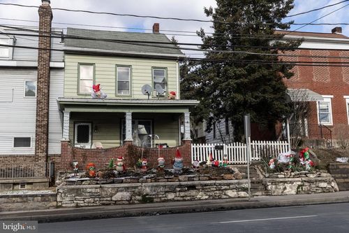 214 Center Ave, SCHUYLKILL HAVEN, PA, 17972-1006 | Card Image