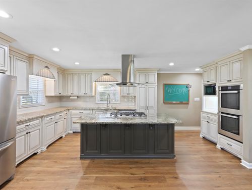 201 Crestview Dr, Gaffney, SC, 29340-2832 | Card Image