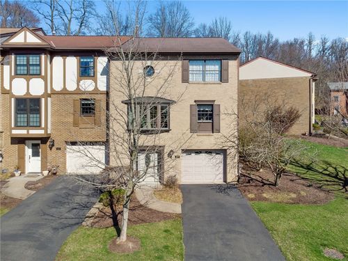 524 Thorncliffe Dr, Pittsburgh, PA, 15205-1531 | Card Image