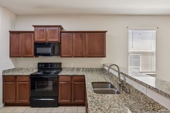 12102 Luckey Smt, House other with 3 bedrooms, 2 bathrooms and null parking in San Antonio TX | Image 7