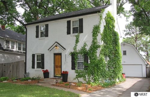 4052 Washington St, Lincoln, NE, 68506-1168 | Card Image