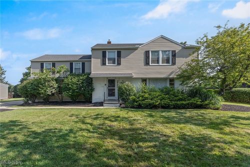 24735 Penshurst Dr, Beachwood, OH, 44122-1312 | Card Image