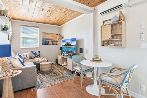 102e-310 Harrison St, Hollywood, FL, 33019-1701 | Card Image