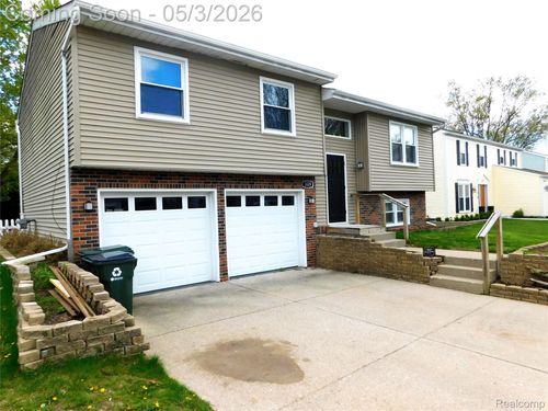 3329 Millcrest Dr, Lake Orion, MI, 48360-1618 | Card Image