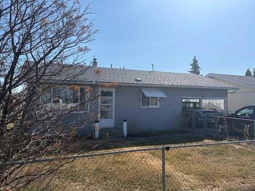 407 2nd Street Ne, Manning, AB, T0H2M0 | Card Image