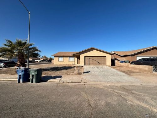 4748 W 17th Pl, Yuma, AZ, 85364-9403 | Card Image