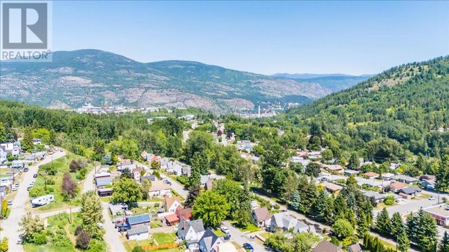 798 Kipling St, House other with 3 bedrooms, 2 bathrooms and 4 parking in Trail BC | Image 47