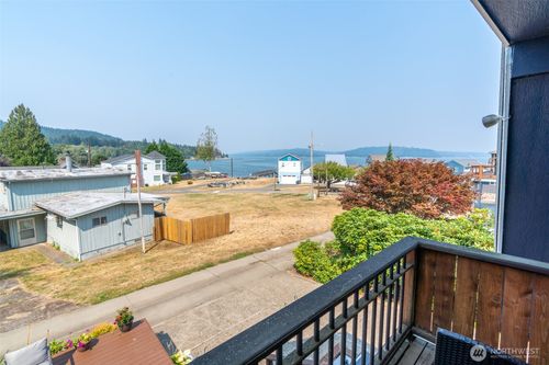 20 N Tillicum Beach Ln, Shelton, WA, 98584-9753 | Card Image