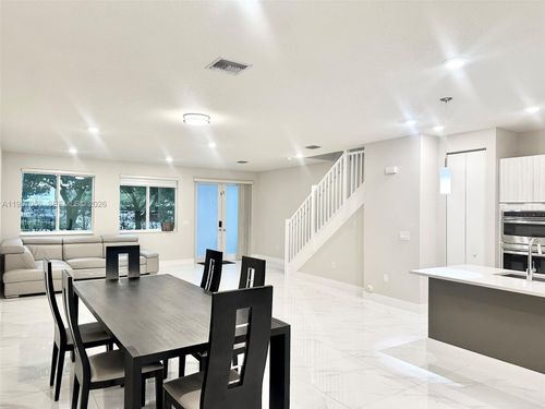 10420-10420 Nw 67th St, Doral, FL, 33178-4680 | Card Image