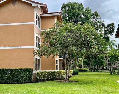 107 - 8741 Wiles Rd, Condo with 1 bedrooms, 1 bathrooms and null parking in Coral Springs FL | Image 2