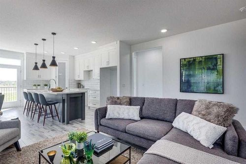 4240 Bauman Way, Innisfail, AB, T4G0P1 | Card Image