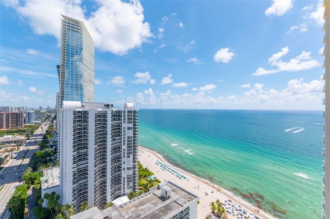 2906 - 16699 Collins Ave, Condo with 3 bedrooms, 2 bathrooms and null parking in Sunny Isles Beach FL | Image 28