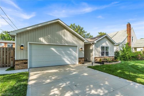 19 3rd Ave, Berea, OH, 44017-1265 | Card Image