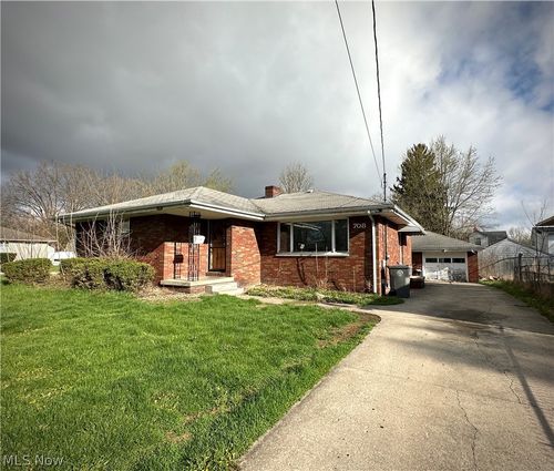 708 Miller St, Youngstown, OH, 44502-2327 | Card Image