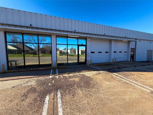 714 W Chestnut Street, Denison, TX, 75020 | Card Image