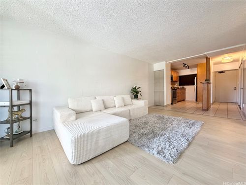 303-2488 Kapiolani Blvd, Honolulu, HI, 96826-4636 | Card Image