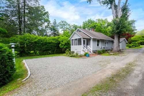 28 Woodside Ave, Westport, CT, 06880-3028 | Card Image