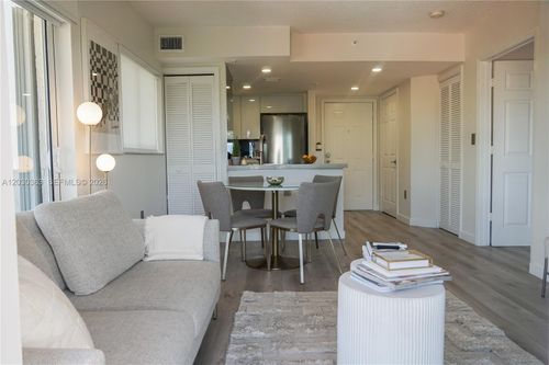 502-1918 Brickell Ave, Miami, FL, 33129 | Card Image