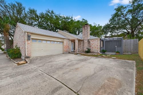 7735 Teal Run Dr, Houston, TX, 77071-2323 | Card Image