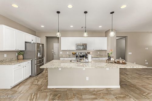 10061 E Thatcher Ave, Mesa, AZ, 85212-8401 | Card Image