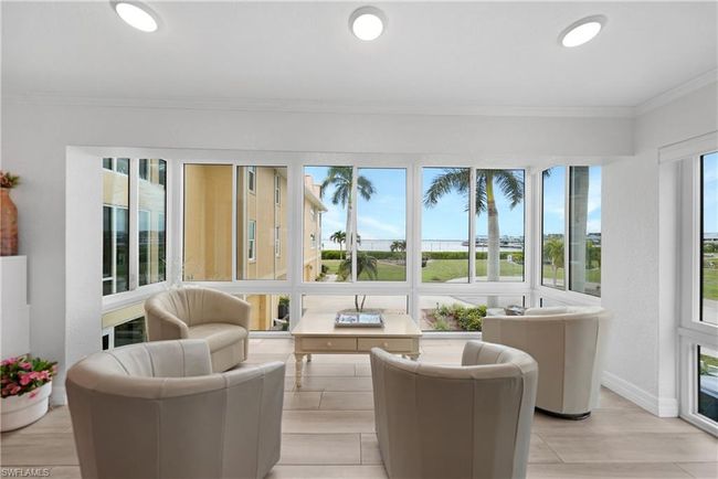 View of sunroom / solarium | Image 19