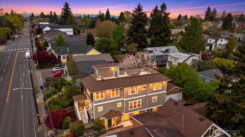 400 Ne 50th Street, Seattle, WA, 98105 | Card Image