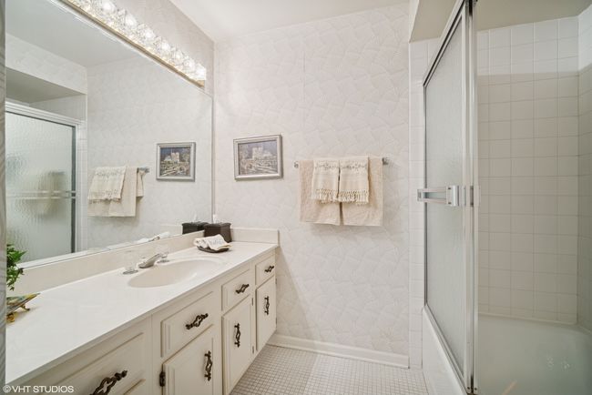 APT-512 - 1771 Mission Hills Rd, Condo with 2 bedrooms, 2 bathrooms and 1 parking in Northbrook IL | Image 15