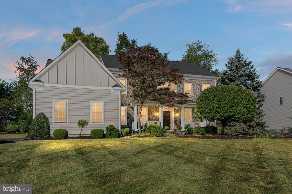 Hayfield Dr, Yardley, PA 19067