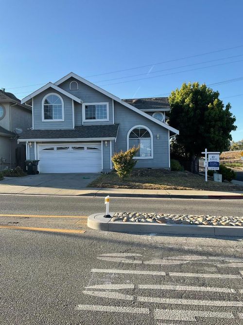 1201 Brewington Ave, Watsonville, CA, 95076-6108 | Card Image