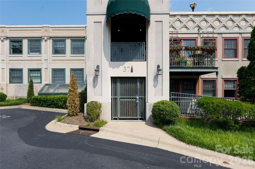 w203-37 Hiawassee St, Asheville, NC, 28801-7723 | Card Image