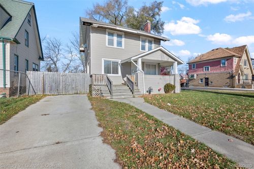 256 W Montana St, Highland Park, MI, 48203-5214 | Card Image