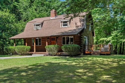 318 Circuit St, Hanover, MA, 02339-2129 | Card Image