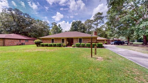 806 Camphor Cir, Village Mills, TX, 77663 | Card Image