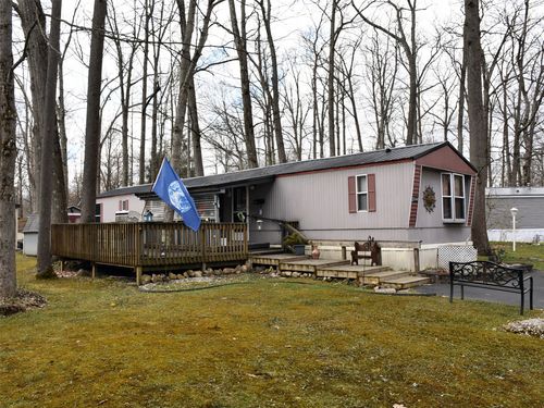 10144 Circle W, Meadville, PA, 16335-6520 | Card Image