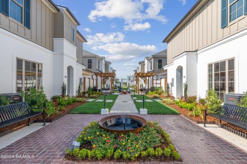 unit-301-115 Gaunt Ln, Youngsville, LA, 70592-7031 | Card Image