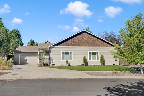 63277 Stonewood Dr, Bend, OR, 97701-8232 | Card Image