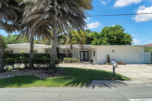 3210 Dover Rd, Pompano Beach, FL, 33062-1210 | Card Image