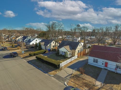 9 Nimitz Rd, Rumford, RI, 02916-1010 | Card Image