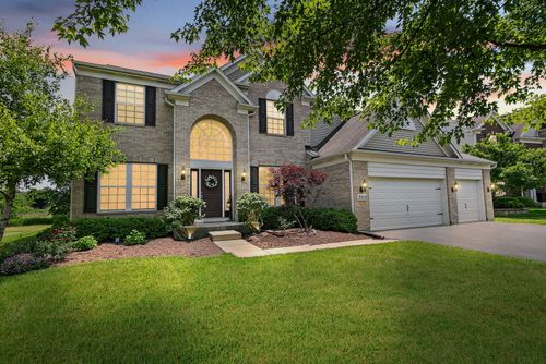 3512 Chancery Ln, Carpentersville, IL, 60110-3467 | Card Image
