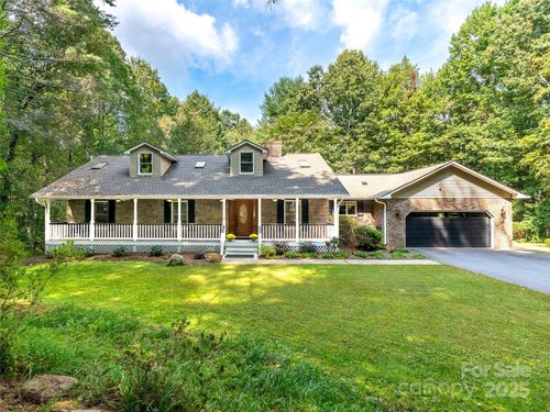 331 Thomas Rd, Hendersonville, NC, 28739-8312 | Card Image