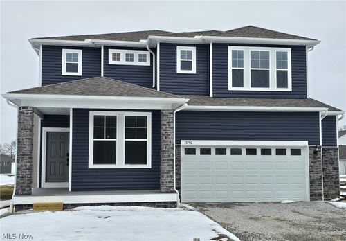 3790 Golden Wood Way, Green, OH, 44685-9565 | Card Image