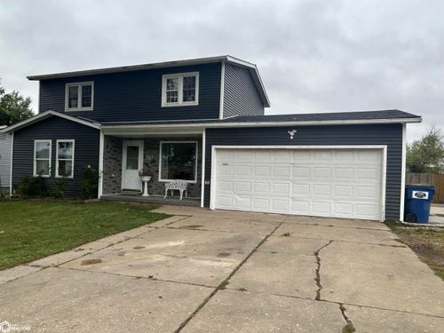 207 W Ingledue St, Marshalltown, IA, 50158-3977 | Card Image