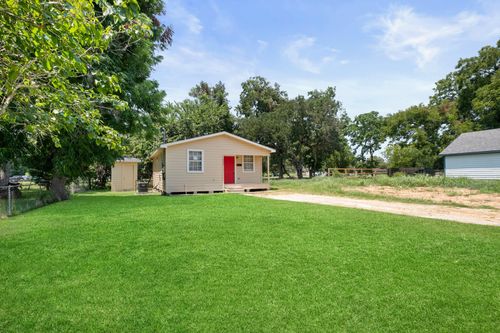 2000 Bellview St, La Marque, TX, 77568-3706 | Card Image