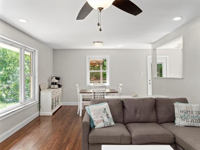 5070 University Blvd, House other with 3 bedrooms, 2 bathrooms and 6 parking in Coraopolis PA | Image 13