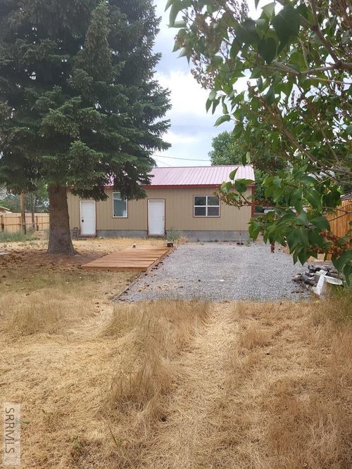 207 College St, Mackay, ID, 83251 | Card Image