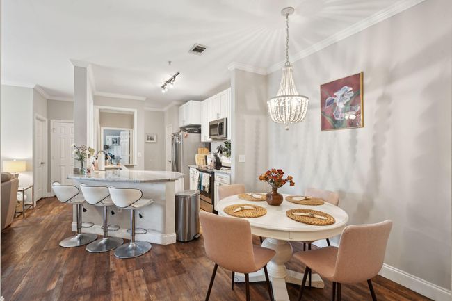Dining room and kitchen bar | Image 11