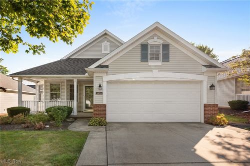 1370 Golden Ln, Broadview Heights, OH, 44147-3643 | Card Image