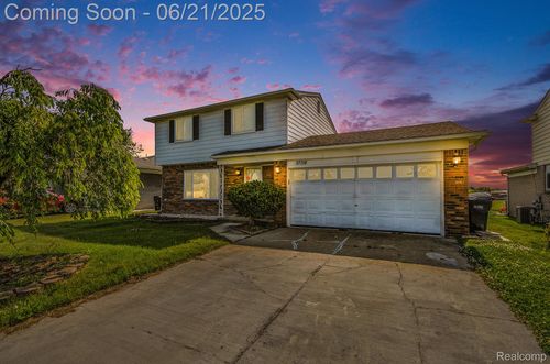 37718 Douglas Ct, Sterling Heights, MI, 48310-3588 | Card Image